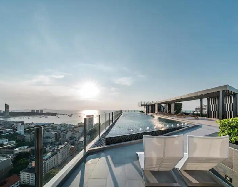 The Base Central Pattaya Quiet King-Bed With Infinity Pool & Free Netflix! Exteriör bild