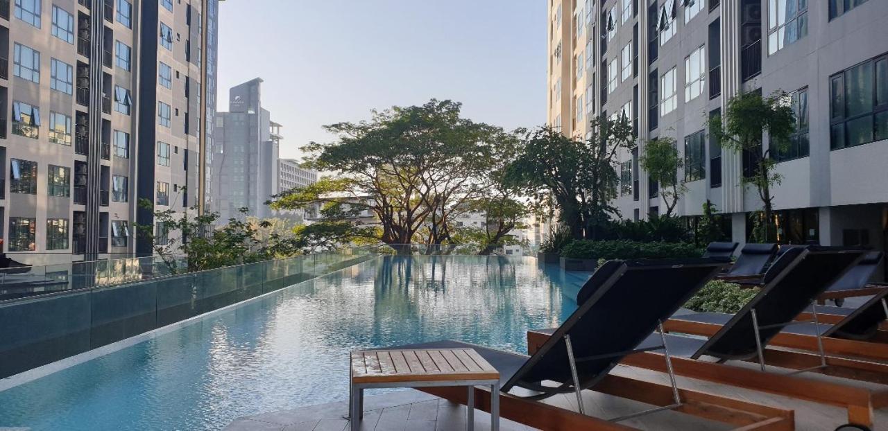 The Base Central Pattaya Quiet King-Bed With Infinity Pool & Free Netflix! Exteriör bild